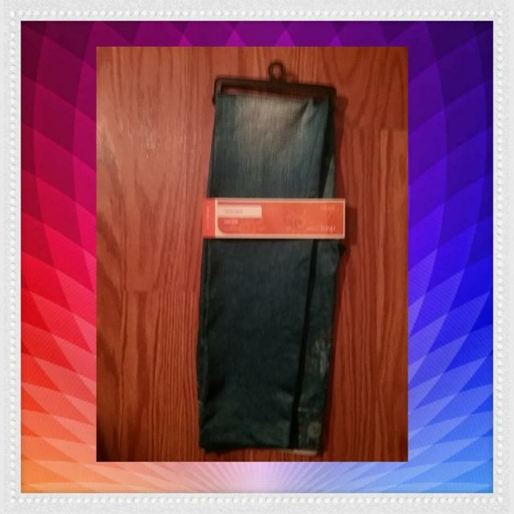 West Loop Spring Leggings - Picture 3 of 4